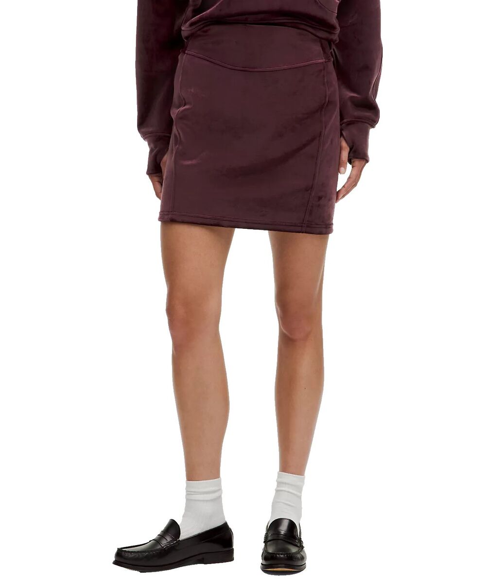 LULULEMON Women's Burgundy Velvet Scuba Stretch Mini Skirt size S NWT High Rise